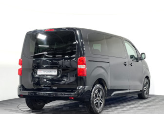 Подержанный автомобиль Peugeot Traveller 2018 года (5 фото)