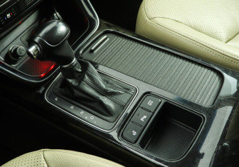 Подержанный автомобиль Kia Sorento 2012 года (18 фото)