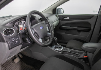 Подержанный автомобиль Ford Focus Sedan 2008 года (10 фото)