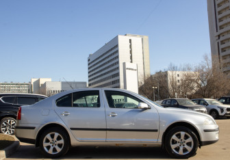 Подержанный автомобиль Skoda Octavia Liftback 2008 года (3 фото)