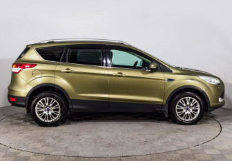 Подержанный автомобиль Ford Kuga 2014 года (4 фото)