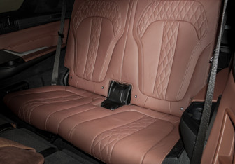 Подержанный автомобиль BMW X7 2021 года (16 фото)