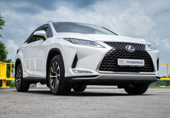 Подержанный автомобиль Lexus RX 2020 года (3 фото)