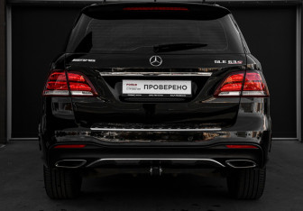 Подержанный автомобиль Mercedes-Benz GLE 2016 года (6 фото)