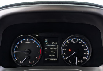 Подержанный автомобиль Toyota RAV4 2019 года (16 фото)