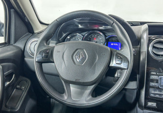 Подержанный автомобиль Renault Duster 2017 года (13 фото)