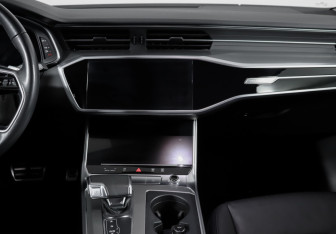Подержанный автомобиль Audi A6 Sedan 2021 года (13 фото)