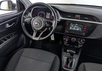 Подержанный автомобиль Kia Rio Hatchback 2021 года (24 фото)