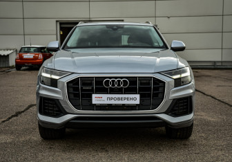 Подержанный автомобиль Audi Q8 2019 года (2 фото)