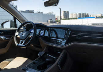 Подержанный автомобиль Volkswagen Touareg 2020 года (13 фото)