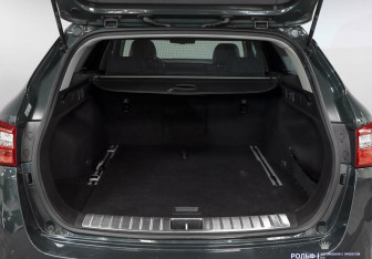 Подержанный автомобиль Kia Optima Wagon 2016 года (17 фото)