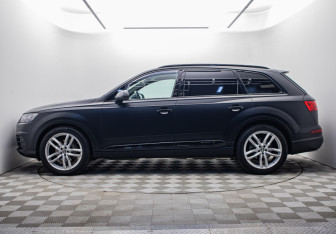 Подержанный автомобиль Audi Q7 2016 года (3 фото)