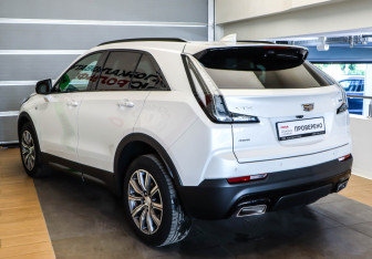 Подержанный автомобиль Cadillac XT4 2021 года (6 фото)