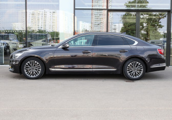 Подержанный автомобиль Kia K900 2019 года (8 фото)