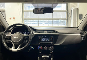 Подержанный автомобиль Kia Rio Sedan 2021 года (11 фото)