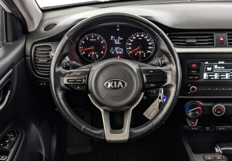 Подержанный автомобиль Kia Rio Hatchback 2021 года (21 фото)