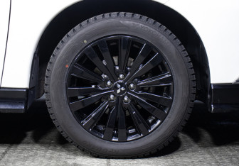 Подержанный автомобиль Mitsubishi Outlander 2022 года (27 фото)