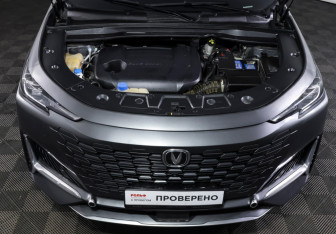 Подержанный автомобиль Changan UNI-K 2022 года (9 фото)