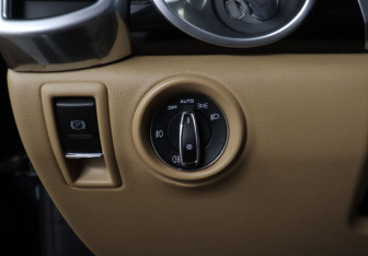 Подержанный автомобиль Porsche Cayenne 2014 года (21 фото)