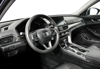 Подержанный автомобиль Honda Accord Sedan 2019 года (11 фото)
