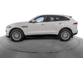 Подержанный автомобиль Jaguar F-Pace 2018 года (8 фото)
