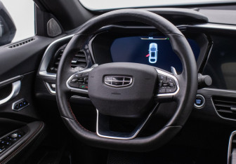 Подержанный автомобиль Geely Tugella 2023 года (15 фото)