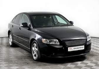 Подержанный автомобиль Volvo S40 2010 года (3 фото)
