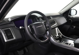 Подержанный автомобиль Land Rover Range Rover Sport 2018 года (13 фото)