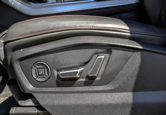 Подержанный автомобиль Audi Q8 2024 года (27 фото)