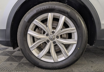 Подержанный автомобиль Volkswagen Tiguan 2019 года (12 фото)
