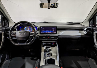 Подержанный автомобиль Geely Coolray 2022 года (13 фото)