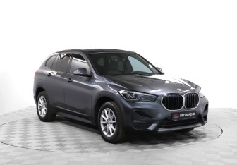 Подержанный автомобиль BMW X1 2022 года (3 фото)