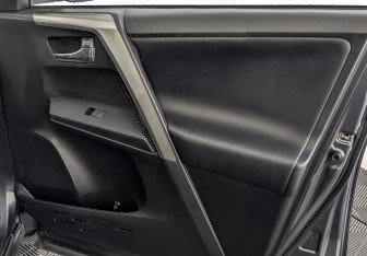 Подержанный автомобиль Toyota RAV4 2013 года (24 фото)