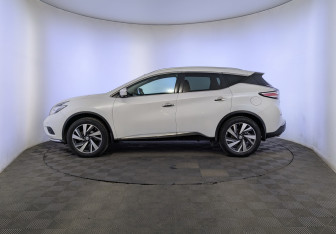 Подержанный автомобиль Nissan Murano Suv 2022 года (8 фото)