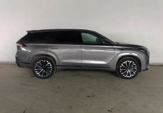 Подержанный автомобиль Jaecoo J8 2024 года (8 фото)
