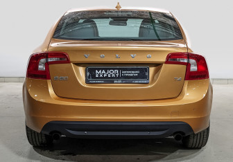 Подержанный автомобиль Volvo S60 2011 года (6 фото)