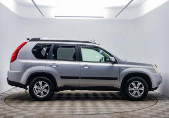 Подержанный автомобиль Nissan X-Trail 2008 года (4 фото)