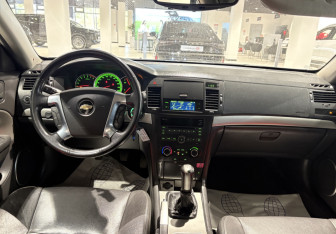 Подержанный автомобиль Chevrolet Epica 2008 года (6 фото)