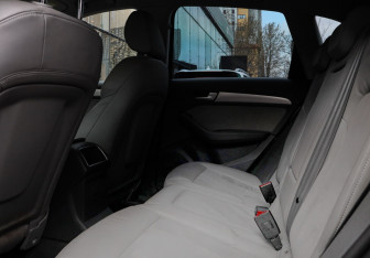 Подержанный автомобиль Audi Q5 2014 года (10 фото)