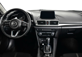 Подержанный автомобиль Mazda 3 Sedan 2018 года (6 фото)