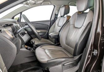 Подержанный автомобиль Renault Kaptur 2019 года (20 фото)