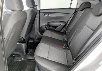 Подержанный автомобиль Kia Rio Hatchback 2021 года (12 фото)