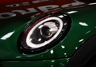 Подержанный автомобиль MINI Hatch 2019 года (22 фото)