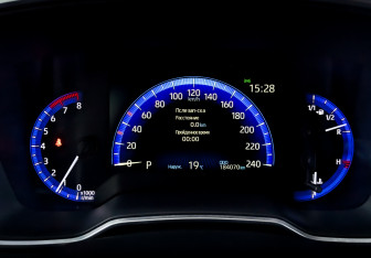 Подержанный автомобиль Toyota Corolla Sedan 2019 года (13 фото)
