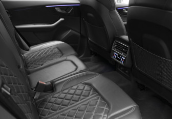 Подержанный автомобиль Audi Q8 2021 года (34 фото)