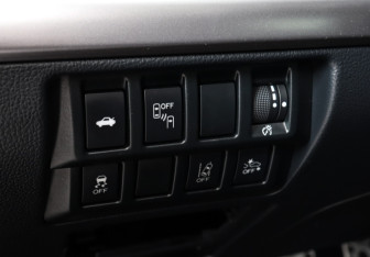 Подержанный автомобиль Subaru Legacy Sedan 2019 года (16 фото)