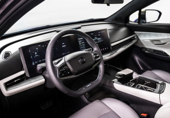 Подержанный автомобиль Changan UNI-T 2023 года (21 фото)