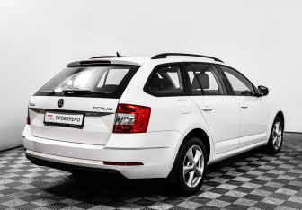 Подержанный автомобиль Skoda Octavia Wagon 2018 года (5 фото)