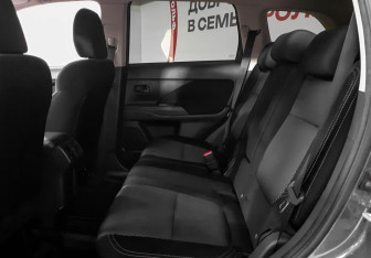 Подержанный автомобиль Mitsubishi Outlander 2018 года (10 фото)