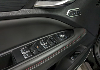 Подержанный автомобиль Geely Tugella 2023 года (12 фото)